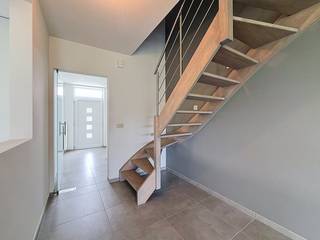 This semi-detached new-build home is for rent! It has 3 bedrooms and has an area of 185 m². It has the latest techniques and is very nicely finished.LAYOUT:GLV:- entrance hall with guest toilet- spacious living space- open kitchen with sink, stove, hood, oven...- 2 separate storage rooms in the kitchen- Spacious garden1st V:- 3 spacious bedrooms- separate toilet- beautiful bathroom with walk-in shower, bath and double sinkGENERAL:- new building (2020)- beautifully finished- good location- large volumesThe quickest way to visit this property? Request your visit via the red button on our website (www.dewaele.com) and you will be contacted by our broker. Appointments cannot be made by phone. If you have any other questions, you can contact us by phone at 056 605 605.