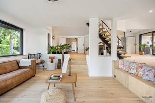 UNIEKE GERENOVEERDE WONING MET 4 SLAAPKAMERS EN PRACHTIG UITZICHT OP DE VELDEN.HOU JE VAN WONEN MET KARAKTER? DEZE GERENOVEERDE WONING ZAL HET HART...