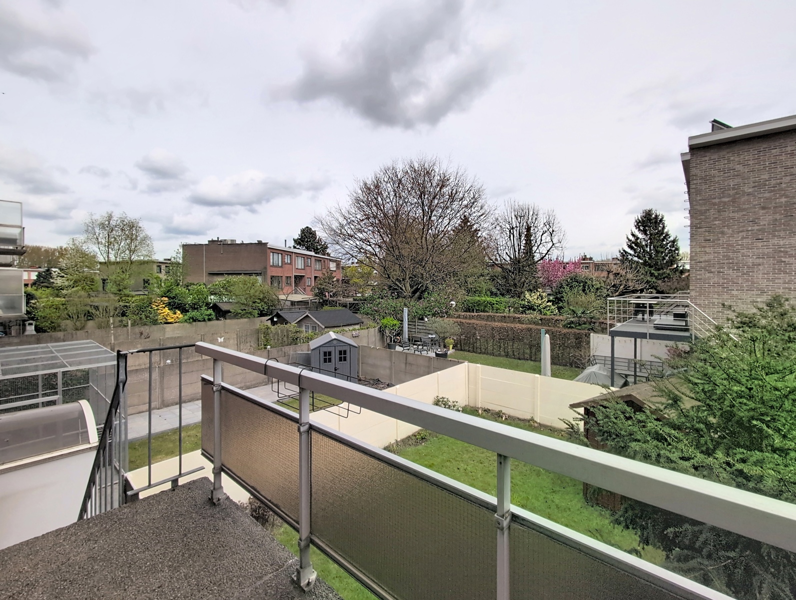 RUIM APPARTEMENT MET PRIVATE TUIN IN MORTSEL - foto 4