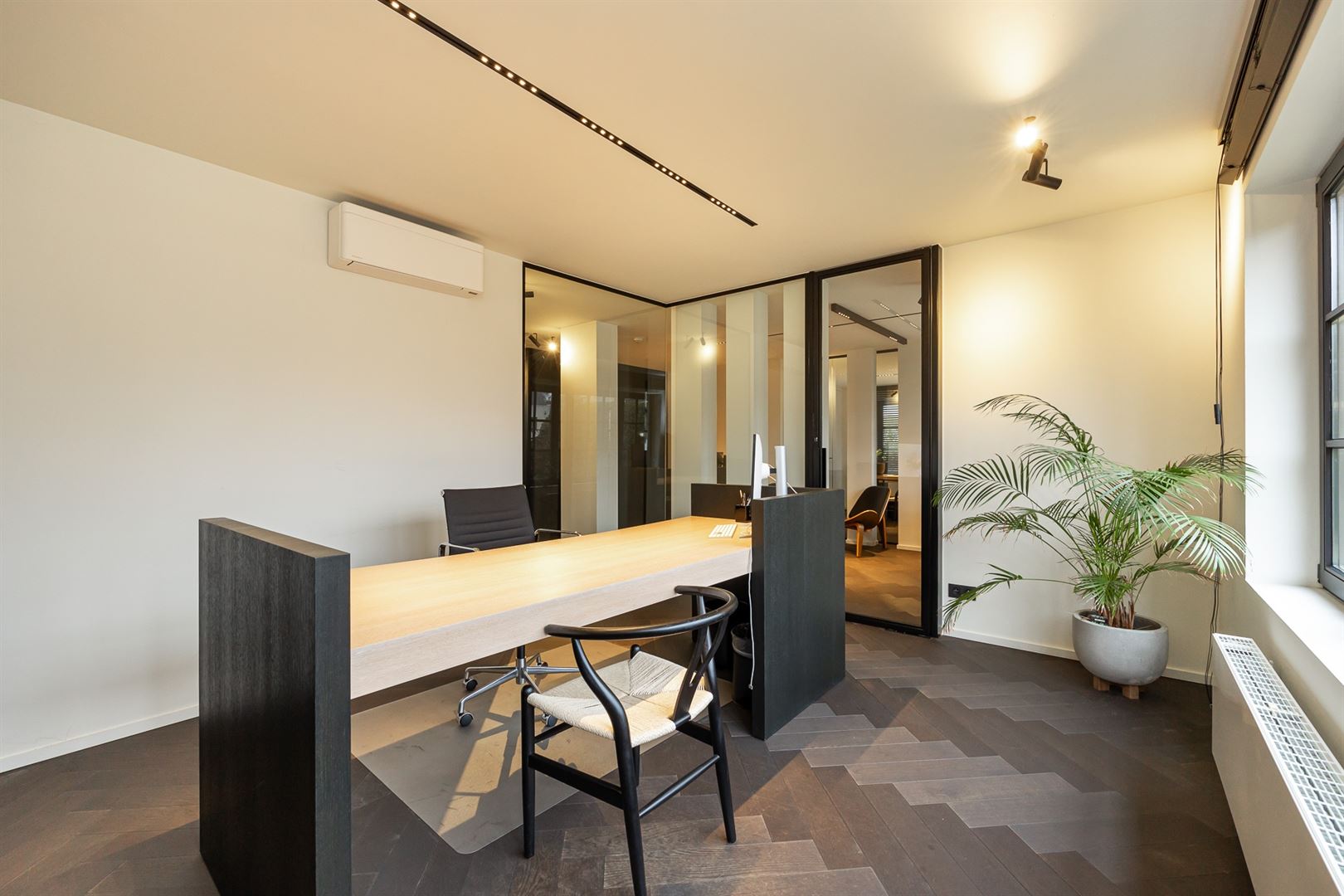 Office in stylish setting - photo 5