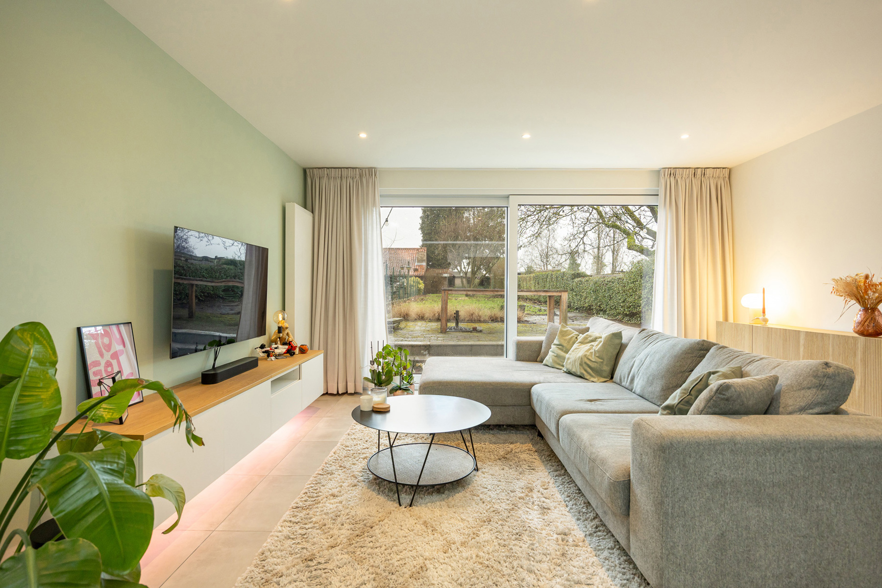 Mooi gerenoveerde halfopen woning - foto 3