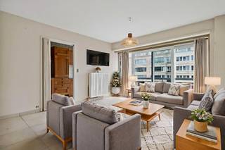 - Central location near the casino of Ostend: Leopold II-laan 15 bus 601<br />- Apartment on the 6th floor of Residence Zeebries<br />- Excellent EPC: 152 kWh/m²/year, label B, UC: 3590830<br />- Bright living space<br />- Practical kitchen<br />- Balcony<br />- 2 bedrooms<br />- Bathroom with sink and shower cabin<br />- Included cellar storage<br />- Asking price: € 269,000