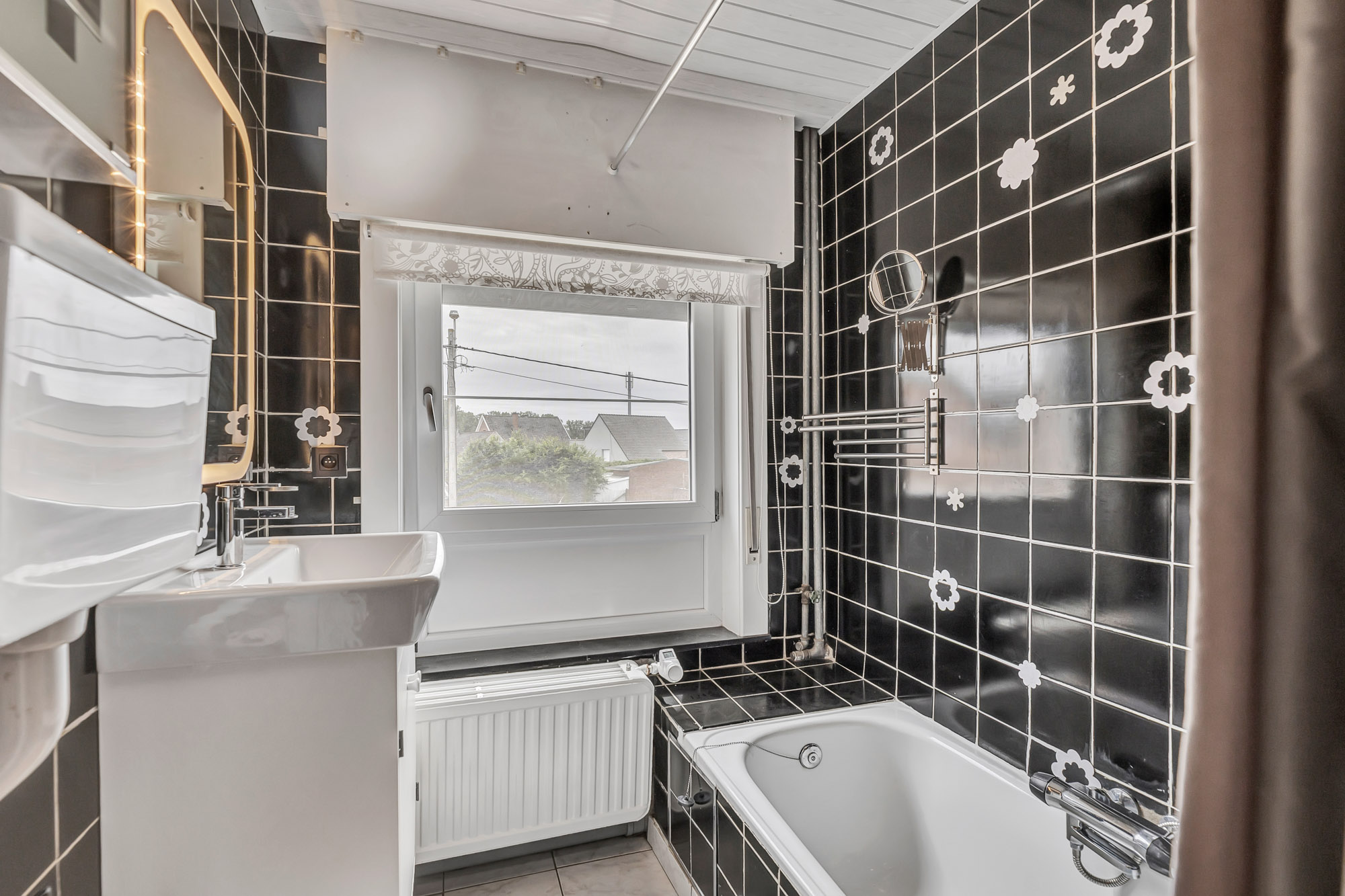 Goed onderhouden woning met garage en tuin - foto 4