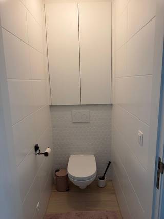 Instapklaar wonen op een gunstige ligging in Hasselt, zonder zorgen over renovaties <br />- 3 slaapkamers<br />- Ruim terras<br />- Nieuwe-keuken met degelijke toestellen<br />- Vernieuwde badkamer<br />- Nieuwe PVC-ramen<br />- Elektriciteit conform de huidige normen<br />- Airco<br />- Elektrische verwarmingselementen<br />- Keramische vloer in houtlook<br />- Private kelderberging<br />- Autostaanplaats inbegrepen<br />- Lift aanwezig