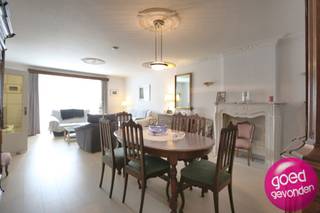 SALE ON ANNIUNITY. Bouquet : 130,000 € bare ownership + Annuity : 700 € per month, indexed annually + Duration : lifelong on one head + For discretion, the owner does not wish to publish the address, contact our office for a visit on site. SPACIOUS APARTMENT OF 120 M² with 3 bedrooms, equipped with a terrace, a spacious basement storage room and an underground garage, ideally located within walking distance of the city center, in the immediate vicinity of schools, shops, restaurants, etc. EVERYTHING ACCESSIBLE BY ELEVATOR - located on the first floor of a small Residence. LOTS OF SPACE and LOTS OF LIGHT - an apartment with 3 bedrooms is a rarity nowadays, here you will also enjoy a lot of space thanks to the entrance hall, living room and kitchen that have the same dimensions as in a large house. RECENTLY RENEWED - insulation roof and walls, new gas boiler (2020), new kitchen (2019), renovated bathroom (2019).  LAY-OUT. Very large entrance hall with cloakroom and separate toilet (11 m²) + spacious living room with balcony (40 m²) + separate dining kitchen, fully equipped, recently renovated (14 m²) + terrace (4 m²) + spacious kitchen storage room (7 m²) + large bathroom with walk-in shower and two sinks, recently renovated (10 m²) + 3 bedrooms, one with a balcony + spacious basement storage room accessible by elevator + underground garage box accessible by elevator.