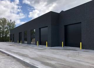 Entrepôt à louer d'environ 171 m² dans le parc industriel « De Blokken » à Zwevegem.Spécifications :-hauteur libre : 6m20-polybéton-...