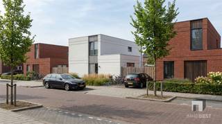 Bouwgrond open bebouwing met vergunning voor woning Troeven van de bouwgrond:+ Mooi vlak perceel+ Centrale ligging+ Alle voorzieningen gelegen in een...