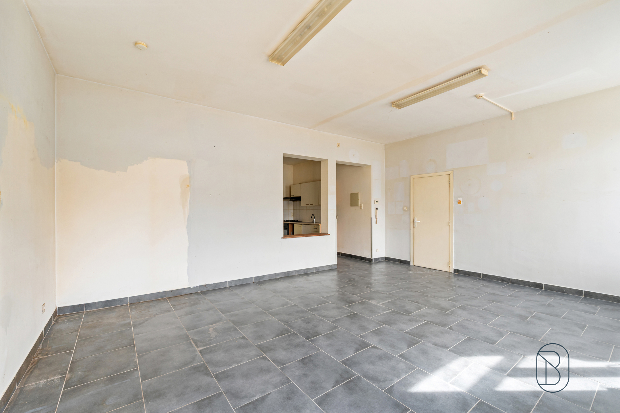 GELIJKVLOERS 2-slaapkamer appartement met GARAGE. - foto 4