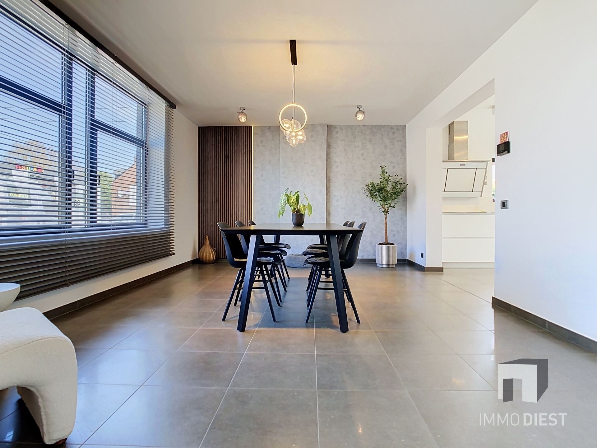 Moderne, lichtrijke woning met aangename tuin aan de voet van hartje Scherpenheuvel. - foto 4