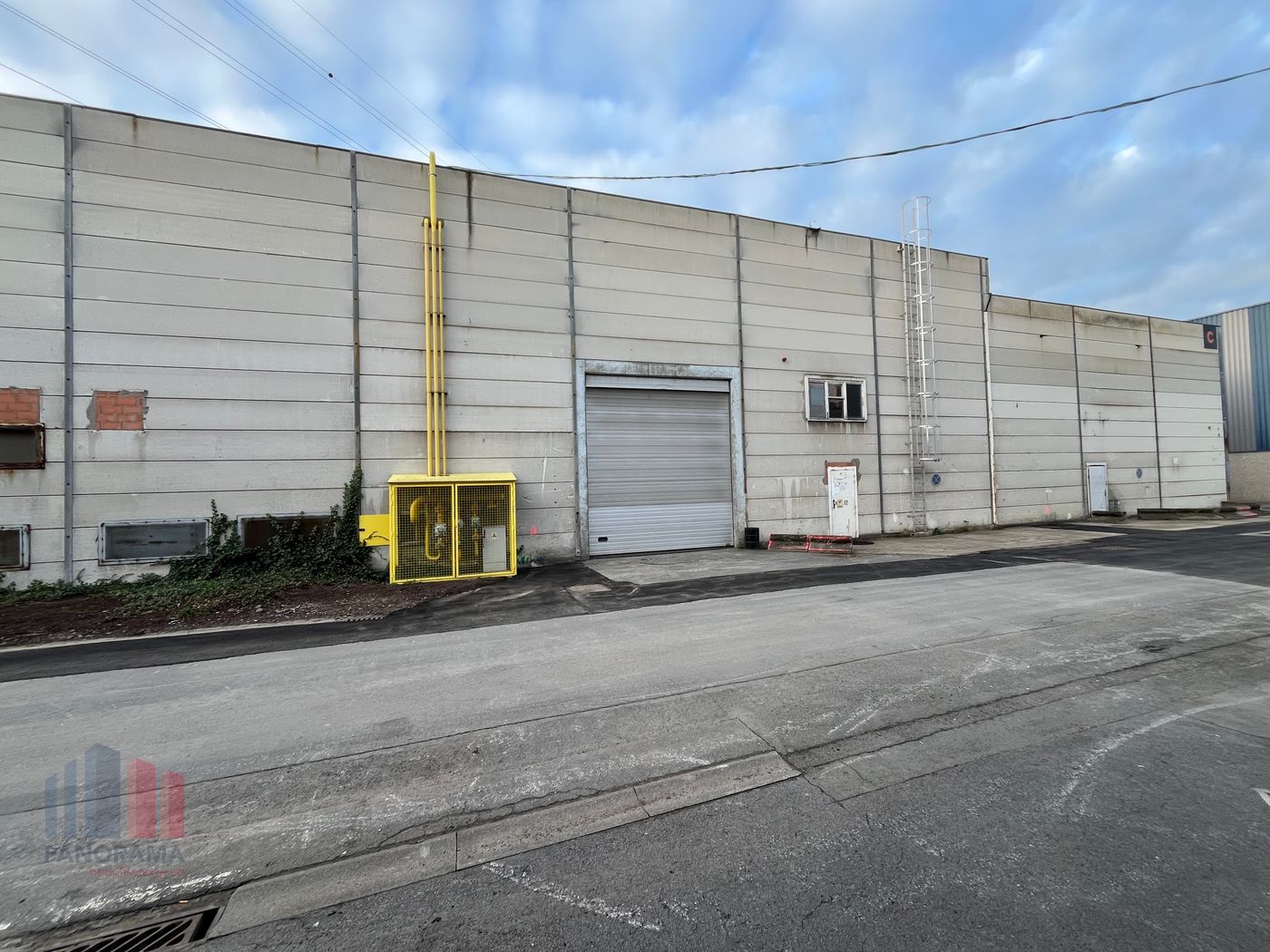 6,543 m² warehouse with loading dock for rent along E17 - photo 5