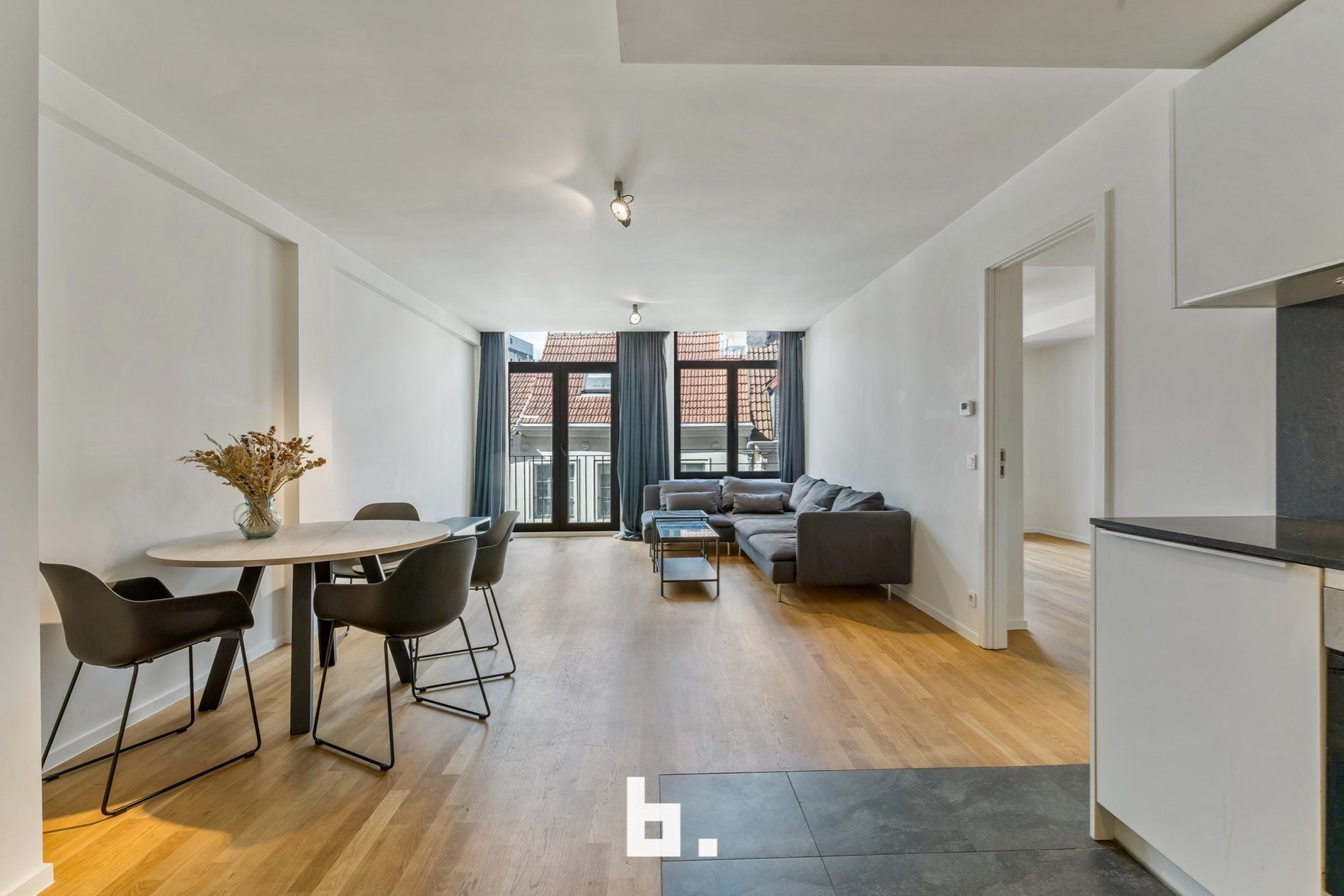 Appartement 2 chambres, 2 salles de bain, extrêmement bien situé - photo 2