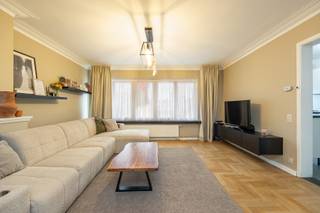 Op de derde verdieping van een verzorgd gebouw aan de Jaak Van Rillaerlaan in Deurne vindt u dit instapklare appartement (88m2 volgens EPC) vol...