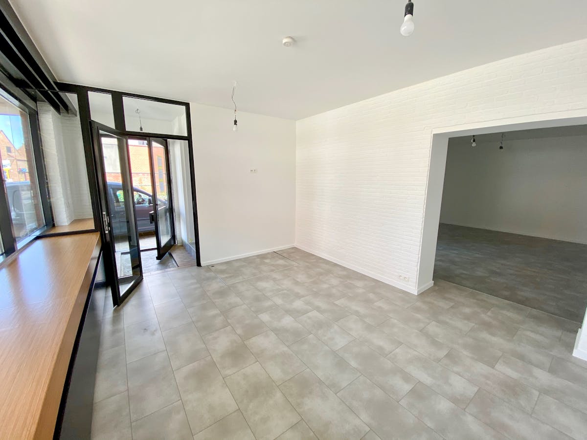 Espace de bureau ou commercial à louer dans le centre de Deerlijk - photo 3