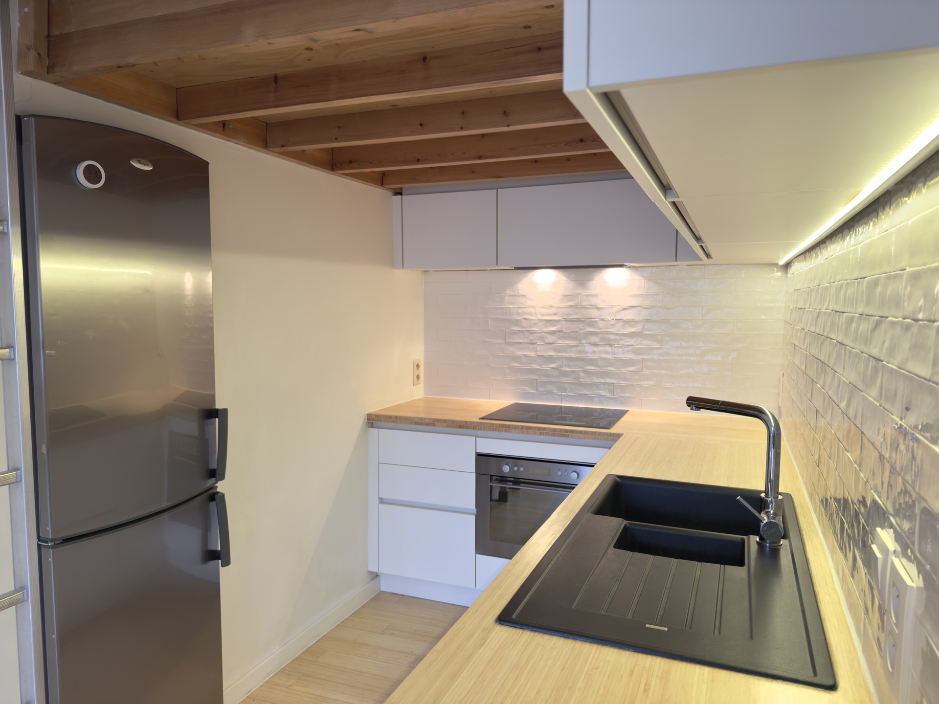 charmant gelijkvloersappartement op de Sint-Andriesplaats - foto 4