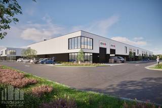 Nieuwbouw KMO-unit van 504 m² met mezzanine/bureau van 108 m² te koop met <strong>prachtig uitzicht op de velden,</strong> deze unit maakt deel uit van de gloednieuwe KMO-site “De Biest” is uitstekend gelegen langs de Bergensesteenweg (Beersel) en biedt duurzame en hoogwaardige <strong>KMO-units</strong> en langs de voorzijde <strong>showrooms in combinatie met opslag</strong><br /><br />Het project bestaat uit 32 KMO-units met oppervlaktes van <strong>216 m² tot 432 m²</strong>, eventueel samen te voegen tot grotere entiteiten (max 3564 m²).<br />De units zijn inzetbaar als opslagruimte, werkplaats of productiehal, B2B verkooppunten, afhaalmagazijnen,..<br /><br />De KMO-site is opgedeeld in <strong>drie afzonderlijke gebouwen</strong>, elk met unieke mogelijkheden voor ondernemers.<br />Aan de voorzijde van het park kunnen ondernemers opteren voor een showroom, met een achterliggende opslagruimte.<br />Het centrale gebouw bestaat uit KMO-units, uitgerust met een sectionale poort (4 x 4,50m), een aparte toegangsdeur en een grote lichtstraat.<br /><br />Achteraan de site, bevinden zich opslagplaatsen met kantoorruimtes die een fenomenaal uitzicht bieden op de velden.<br /><br /><strong>De oplevering van de eerste fase wordt voorzien in Q3 2026. </strong><br /><br />Voor verkoopsinfo, (technische) plannen, plaatsbezoeken en andere inlichtingen kan u terecht bij <strong>PANORAMA B2B</strong> op het nummer <strong>0479 70 70 70</strong>