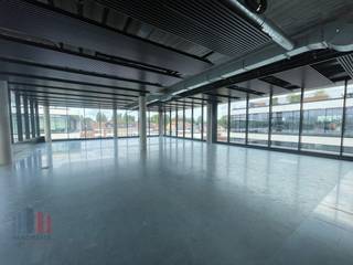 Instapklare kantoorruimte met een totale oppervlakte van 395 m² te Strombeek-Bever.Strombeek Business Park is strategisch gelegen langs de A12 en aan...