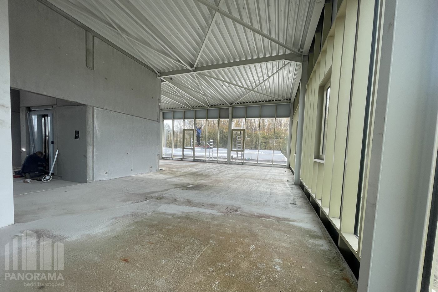 Opslag/ showroom en kantoor te koop van 687 m² vlakbij R0 - foto 5