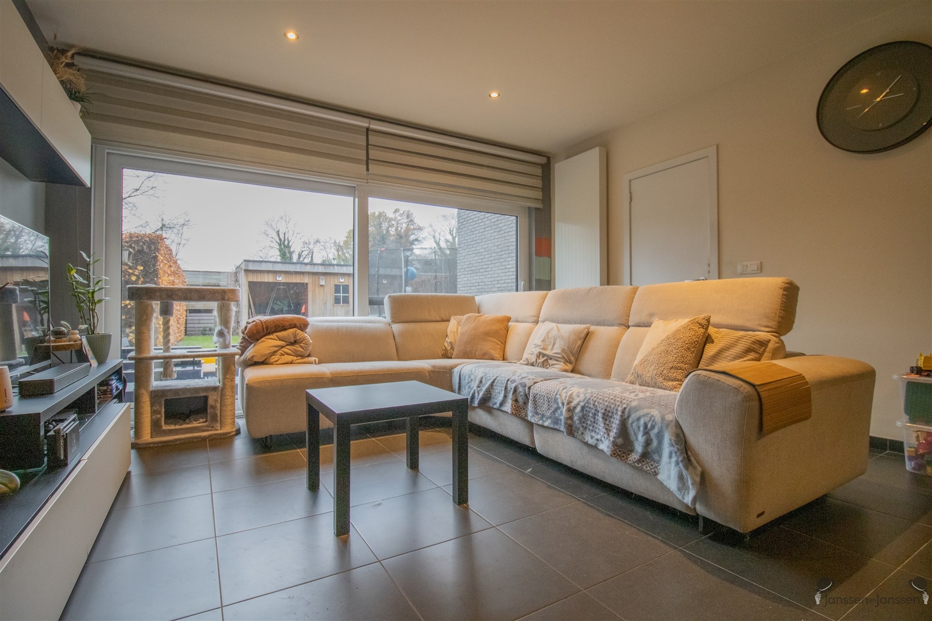 Rustig gelegen woning met 3 slaapkamers en inpandige garage op 223 m² - foto 2