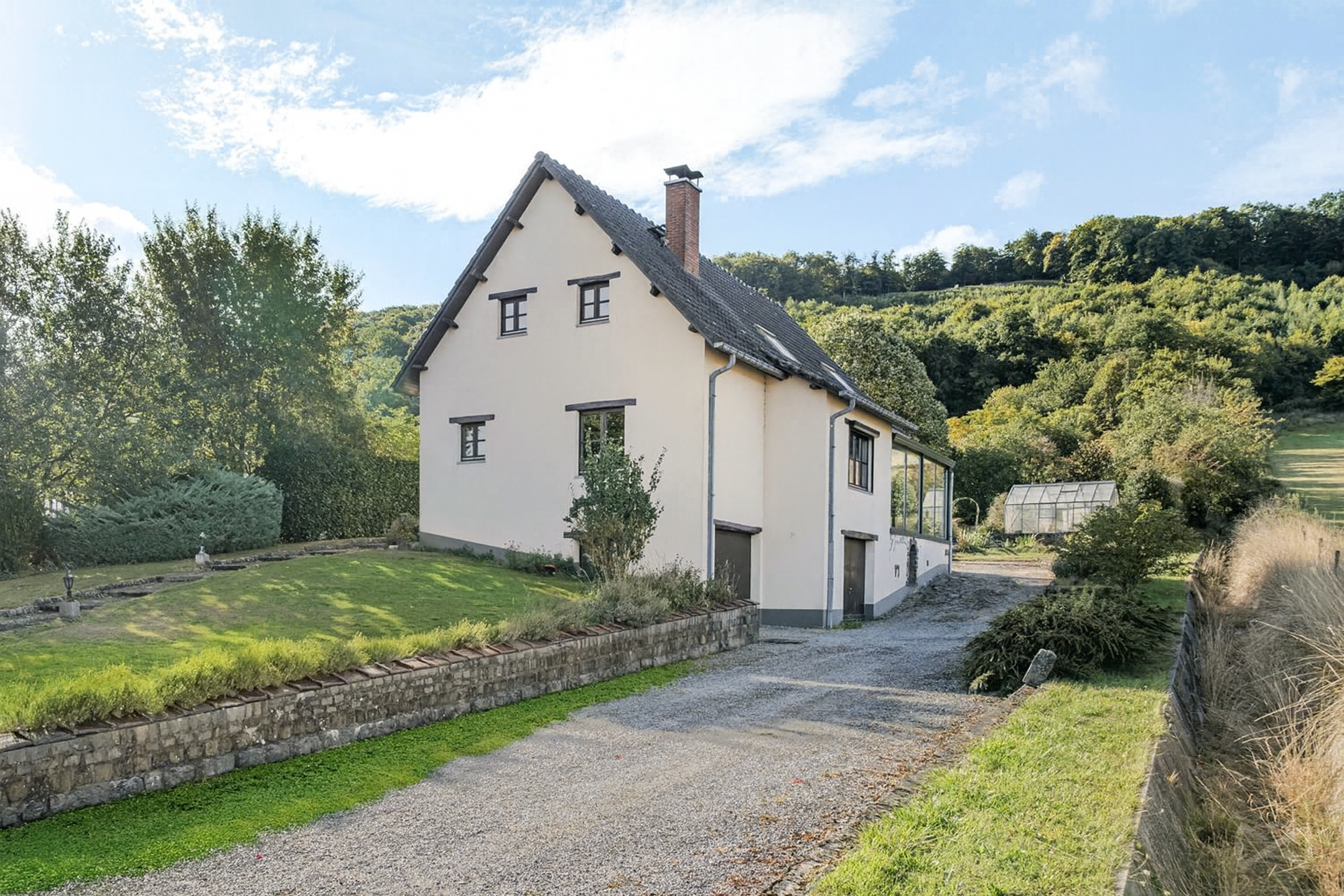 Ruim en licht huis met 3 slaapkamers op het platteland - foto 2