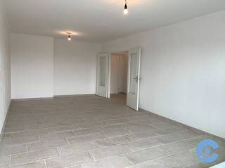 Volledig gerenoveerd appartement met centrale ligging, vlakbij Berchem Station, openbaar vervoer, autostrade, Ringfietspad, ...Het appartement...