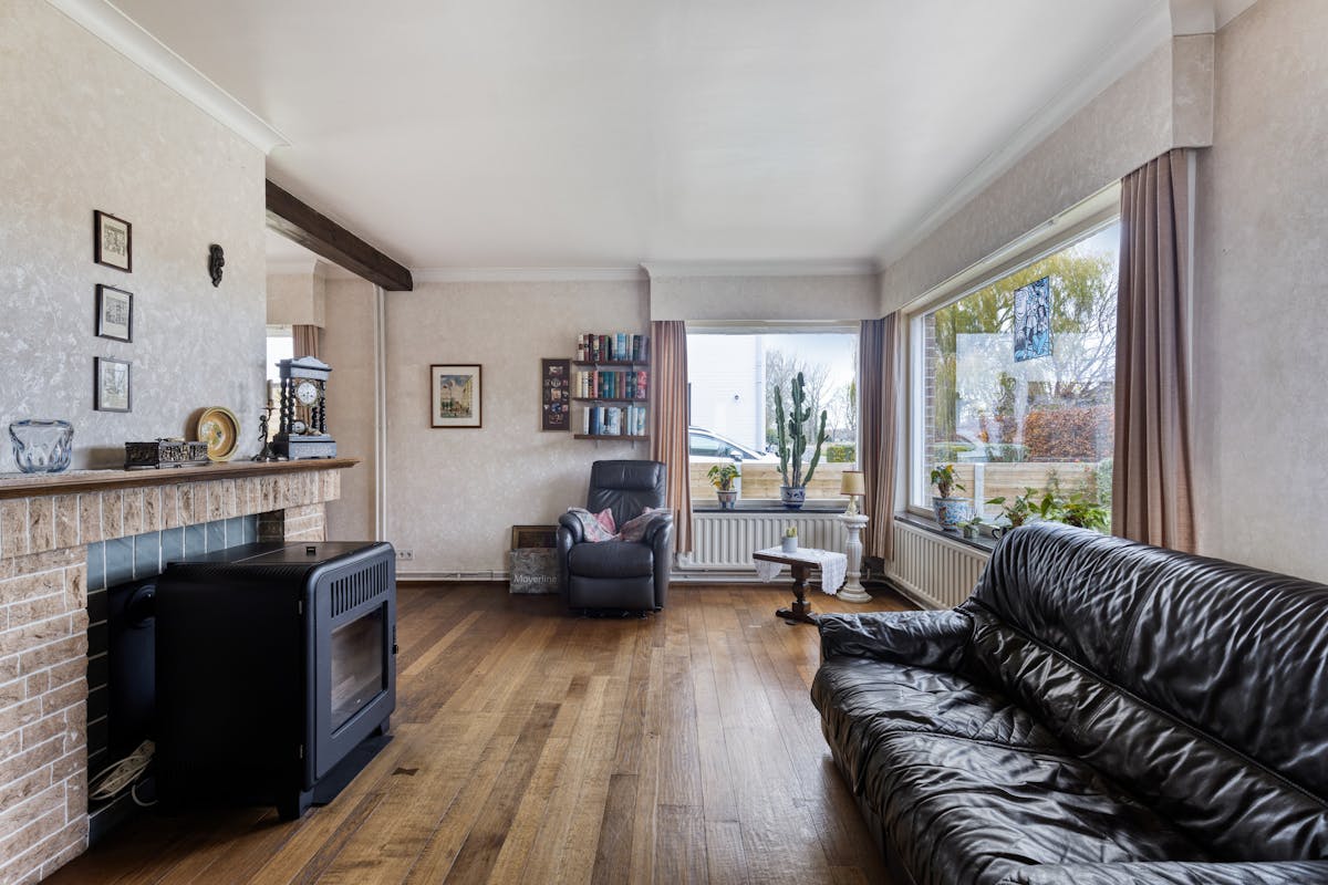 Villa on a 560m² plot for sale in Lissewege - photo 4