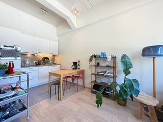 Burggravenlaan 32/208: Lichtrijke studio gelegen in een rustig gebouw op wandelafstand van Gent-Sint-Pieters, indeling als volgt: Leefruimte met...