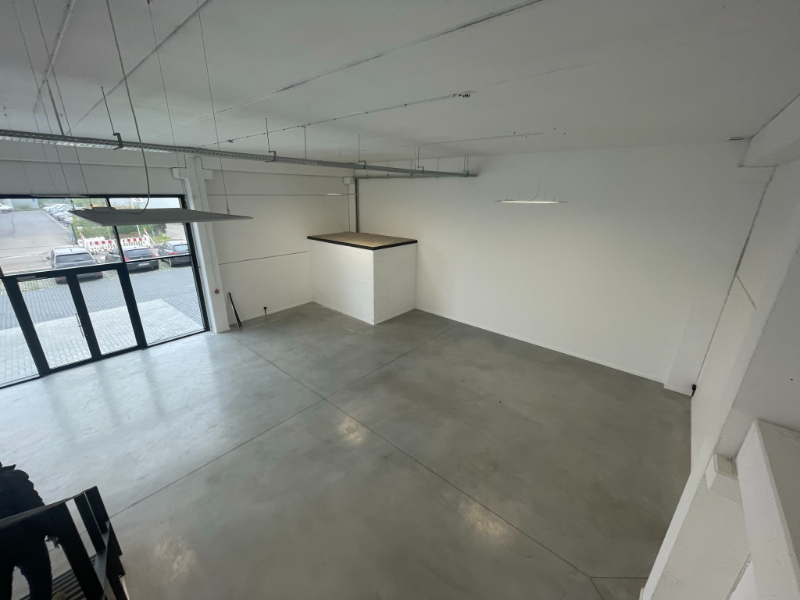 Kantoorruimte / Showroom B2B met opslagmogelijkheid in Kruibeke te huur. - foto 2