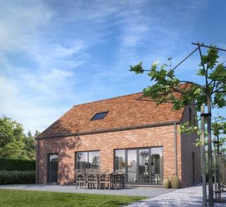 Nieuw te bouwen woning op een perceel van 7a20ca. Gunstig gelegen groot perceel bouwland in Beerse in de Korenbloemstraat.<br /><br />De voorgestelde villa heeft een oppervlakte van 163m2. Alle keuzes i.v.m. de afwerking van de woning zijn naar wens bespreekbaar.<br />Ook het ontwerp van de woning is slechts een voorstel en kan volledig met jou op maat uitgewerkt worden.<br />De woning biedt u alvast alle zekerheden en garanties inzake EPB waarden. We geven u graag uitgebreid uitleg over de vele mogelijkheden in een persoonlijk gesprek.<br /><br />Dit project realiseren wij in samenwerking met AVL. <br />€ 654 961 incl. alle kosten op grond en constructie<br /><br />sleutel op de deur afwerking:<br />- Ruwbouw winddicht <br />- Sanitaire leidingen (inclusief hergebruik van regenwater)<br />- Elektriciteit<br />- Vloerverwarming en warmtepomp<br />- Pleisterwerken<br />- Isolatiewerken en chape<br />- EPB berekening<br />- Ventilatiesysteem D+<br />- Afgewerkte keuken<br />- Sanitaire toestellen<br />- Tegelvloeren op het gelijkvloers en in de badkamer<br />- Verf binnendeuren<br />- Trap in beton + afwerking<br />- Voegwerken<br />- Zonnepanelen<br />- Kostprijs architect en veiligheidscoördinatie inclusief