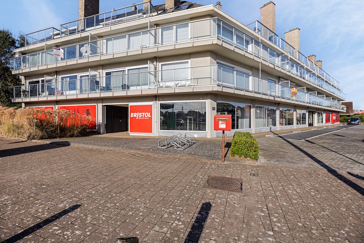 Commercial ground floor with a lot of potential for sale in Koksijde - photo 4