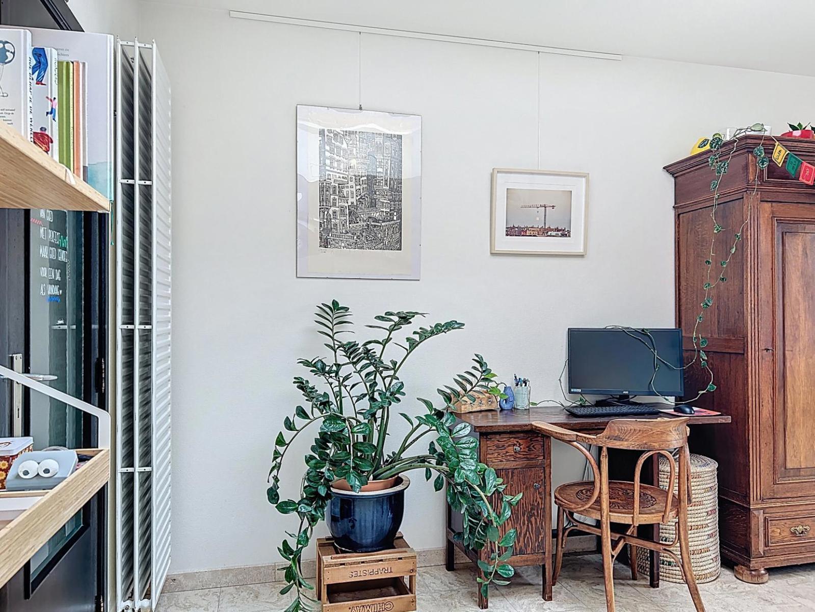 Gezellige woning op goede locatie met 2 slpks en stadstuin - foto 4