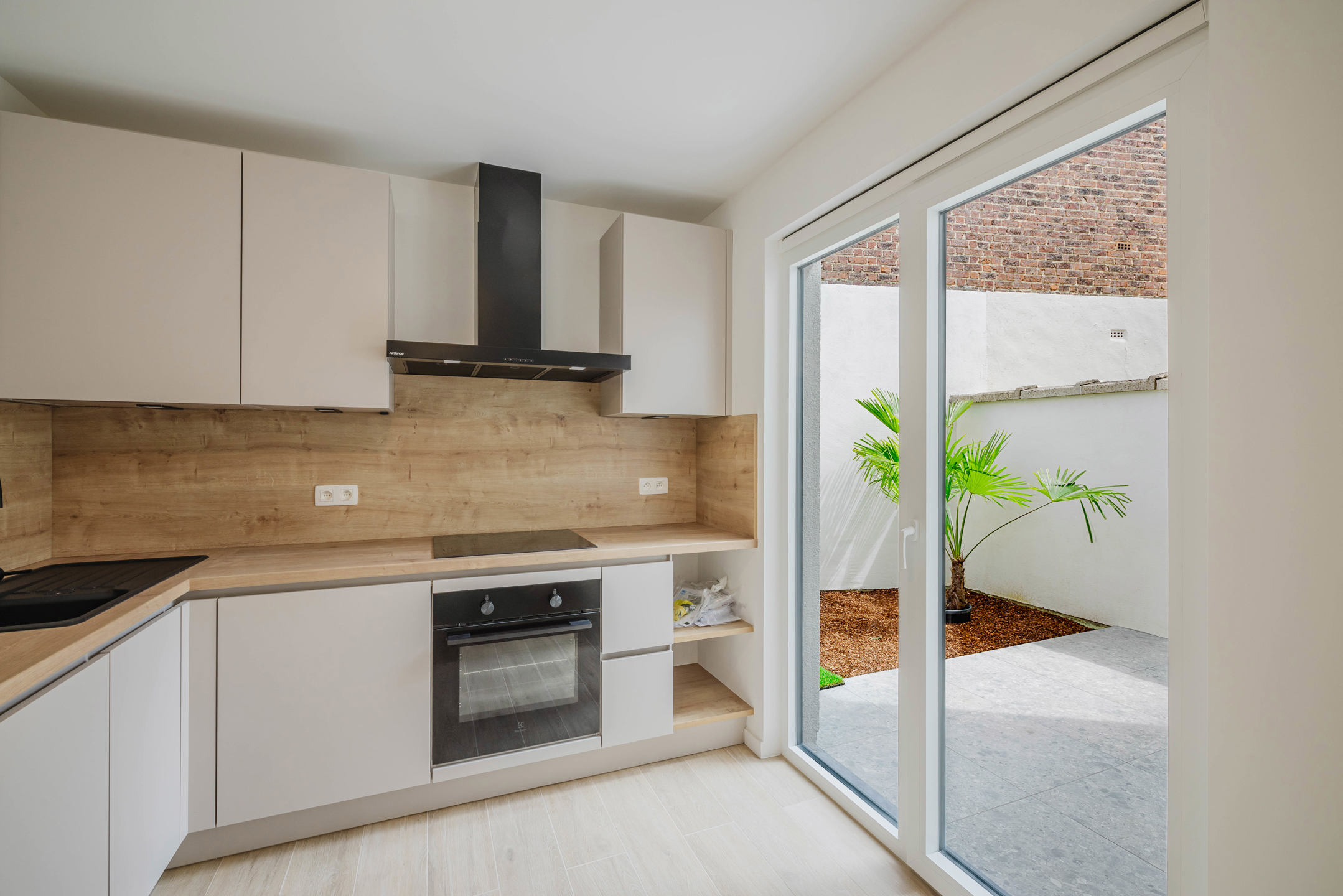 Volledig gerenoveerde woning met 3 slaapkamers in Gentbrugge - foto 3