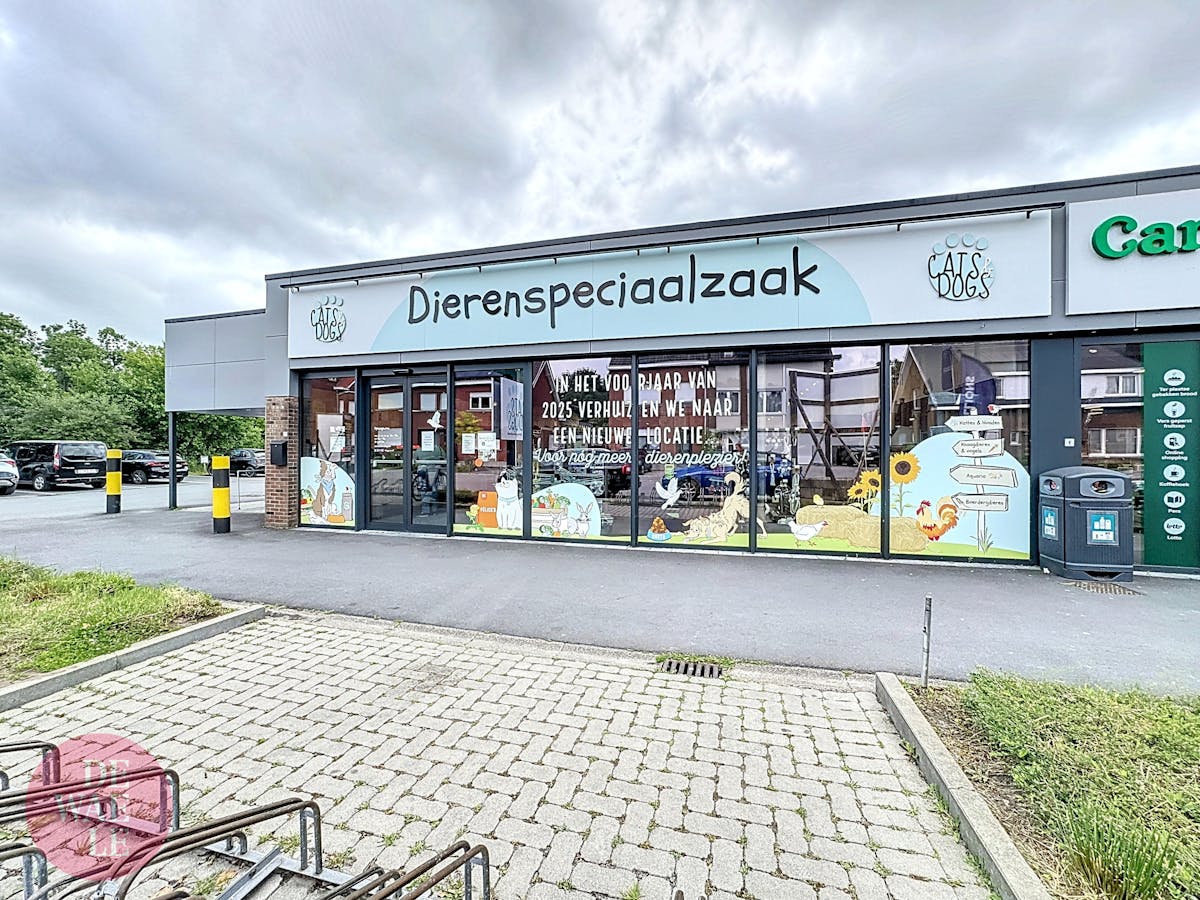 Spacious retail space for rent in Sint-Katelijne-Waver - photo 1