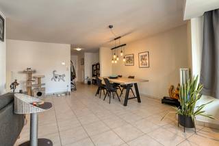 Vous recherchez un séjour exceptionnellement spacieux dans un emplacement privilégié sur la côte ? Cet impressionnant appartement de 117 m² situé...