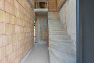 Casco nieuwbouwwoning met o.a. 4 slaapkamers, inpandige garage, op perceel van 443 m² met ZO oriëntatieGunstig gelegen in een doodlopende straat in...