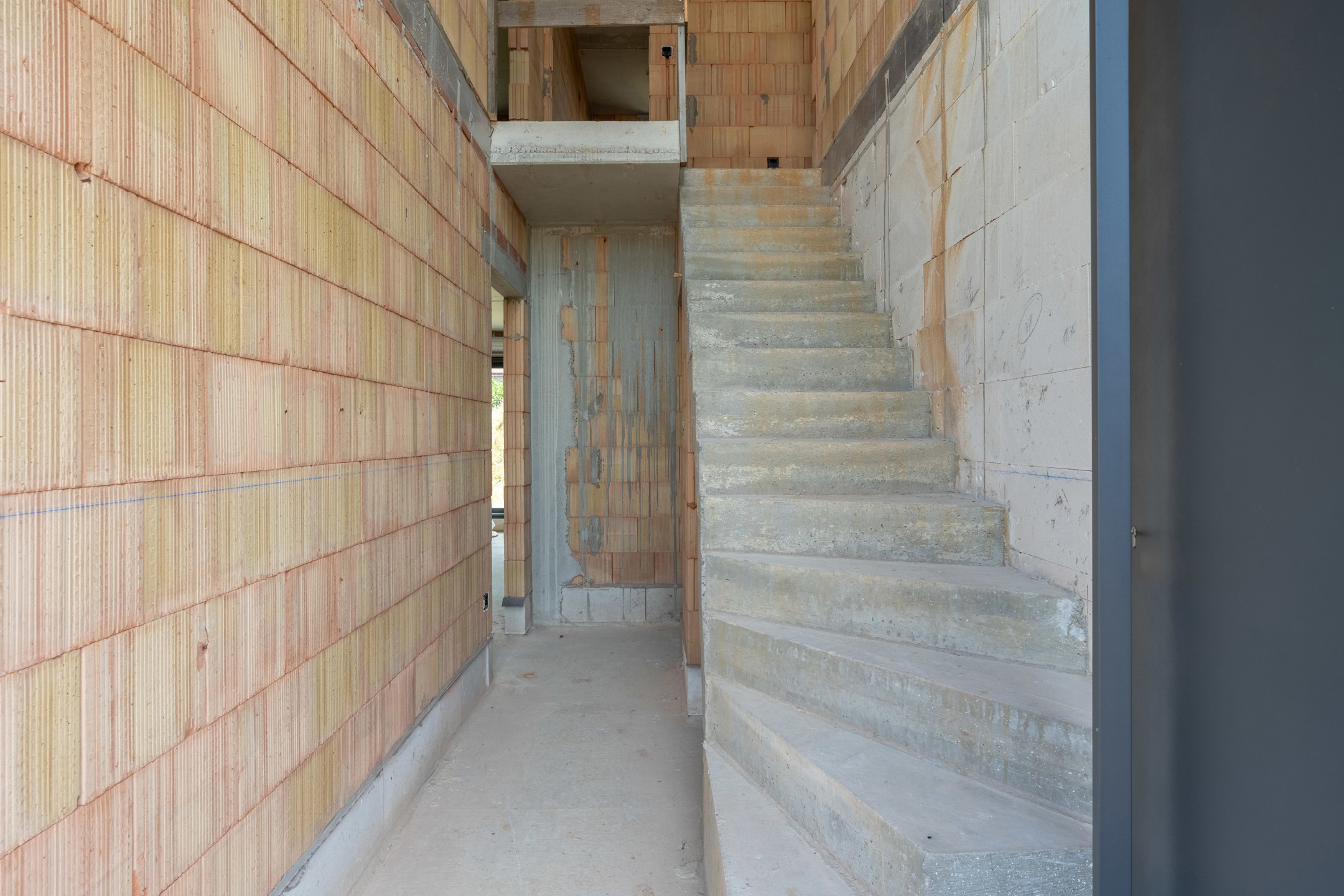 Nieuwbouwwoning met o.a. 4 slpk, garage op  443 m² (ZO) - foto 3