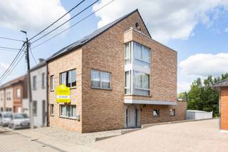 Pour une visite, appelez Saimen au 0470 79 24 20 ou envoyez un e-mail à : saimen@cornelis-partners.beVous recherchez une maison spacieuse, économe en...