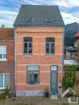 Spacieuse maison familiale avec 4 chambres à coucher et jardin dans une rue calme à sens unique à EkerenDans une rue calme à sens unique à Ekeren,...