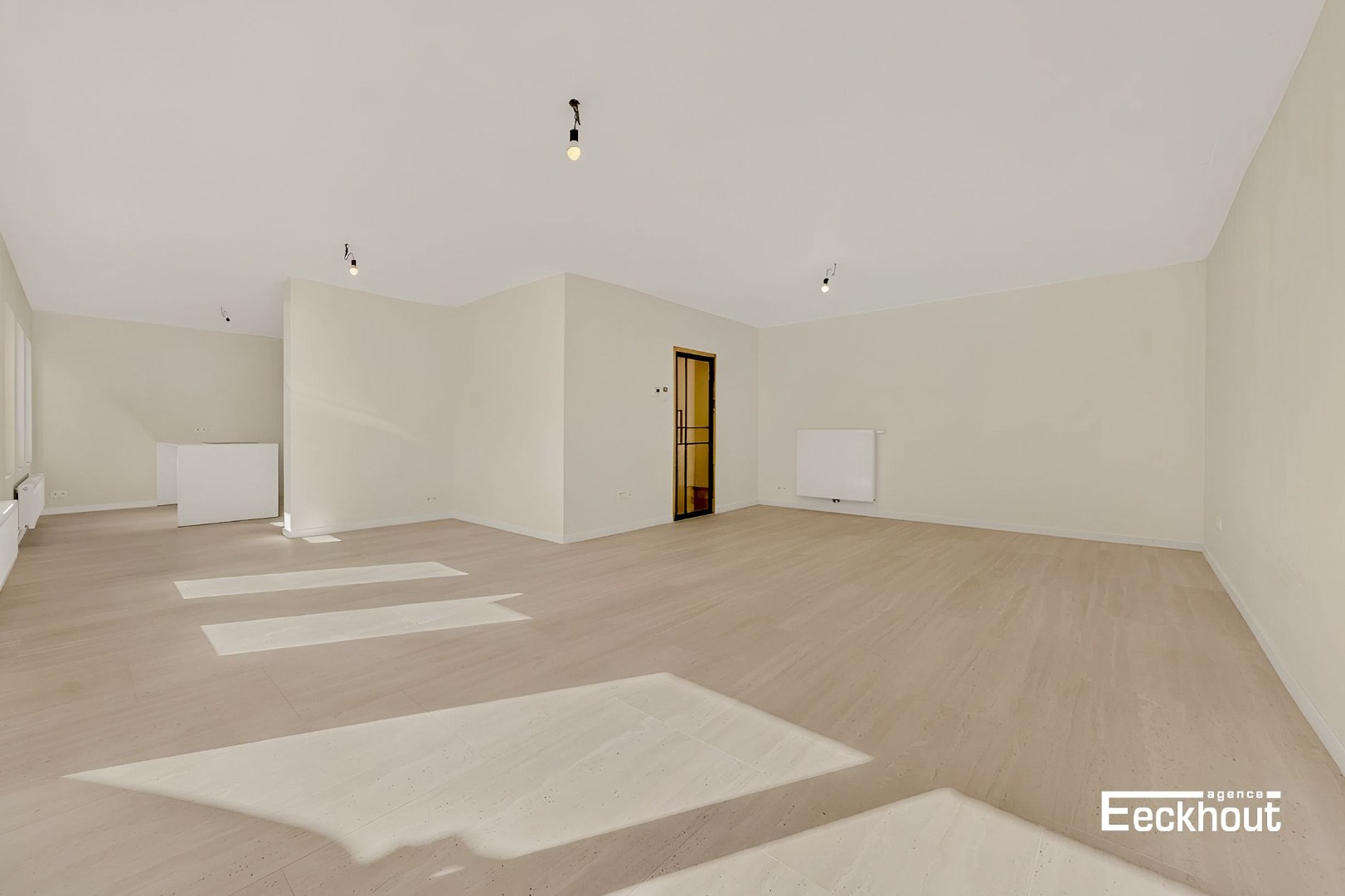 Modern & lichtrijk gelijkvloersappartement met 3 slaapkamers, tuin en terras! - foto 2