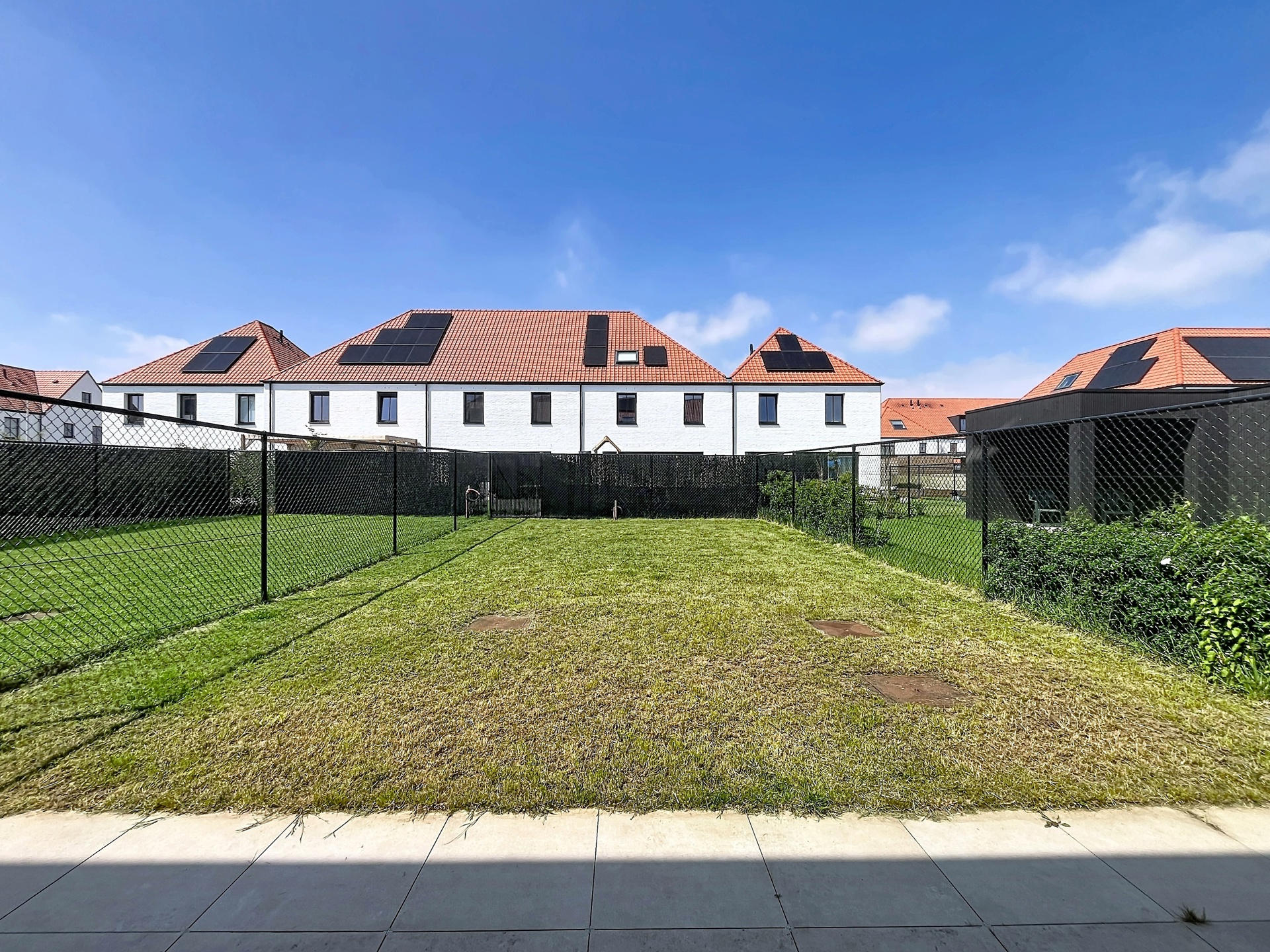 Moderne woning met 3 slpk, terras, tuin &amp; parkeerplaats! - foto 4