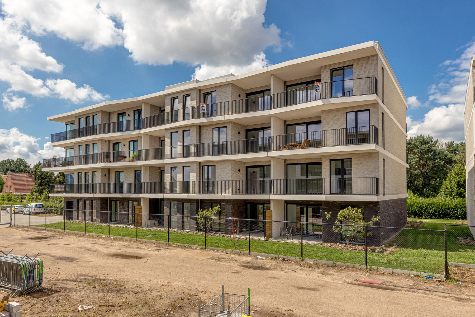 Prachtig nieuwbouwappartement op de 3de verdieping met ondergrondse autostaanplaats en berging. - foto 1