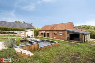 Welkom in dit gerenoveerde huis uit 1965, dat instapklaar is dankzij enovaties tussen 2022 en 2025. De woning is met veel zorg aangepakt...