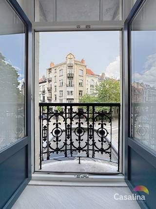 Casalina Real Estate biedt exclusief te huur aan – Wijk Plasky/Diamant: ideale ligging, dicht bij winkels en openbaar vervoer.Het appartement bestaat...