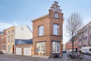 Te koop: gesloten bebouwing in de Wittebroodstraat, rustig gelegen nabij het centrum van Mechelen. Deze woning uit de periode 1919-1930 is ingedeeld...