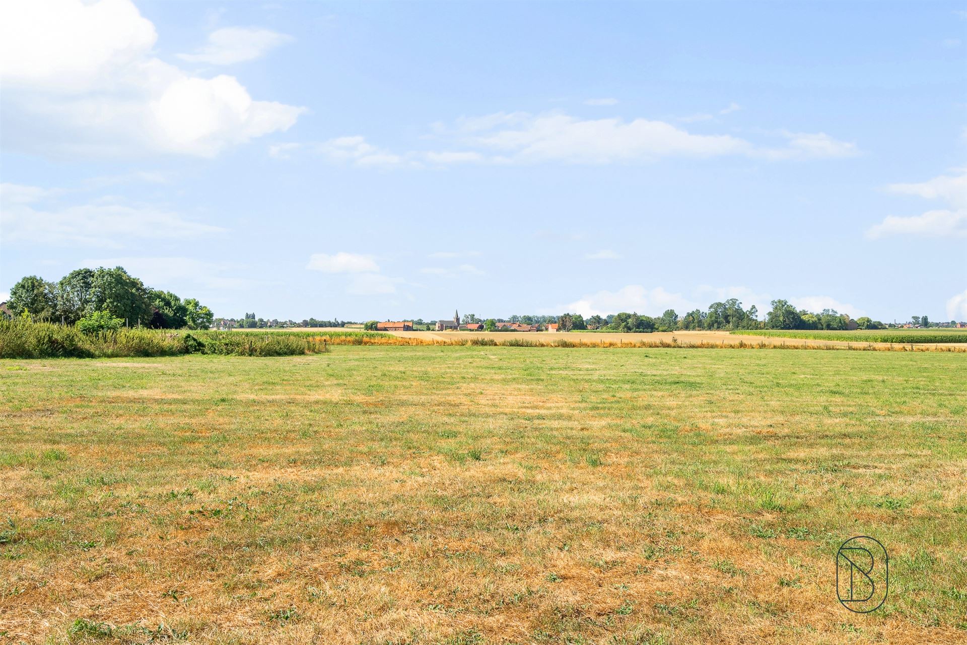 Dit bouwperceel, dat perfect gelegen is in het gezellige dorpje Blandain, biedt mogelijkheden voor een mooi bouwproject voor een eengezinswoning.