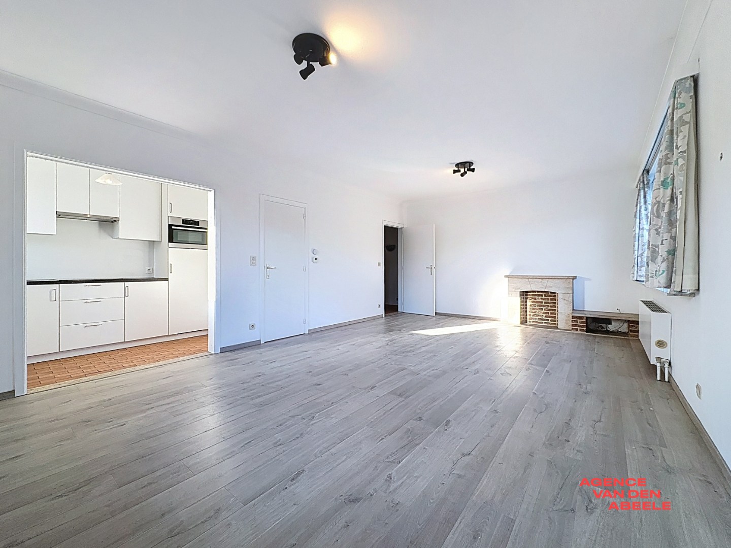 Vernieuwd gelijkvloersappartment - foto 4