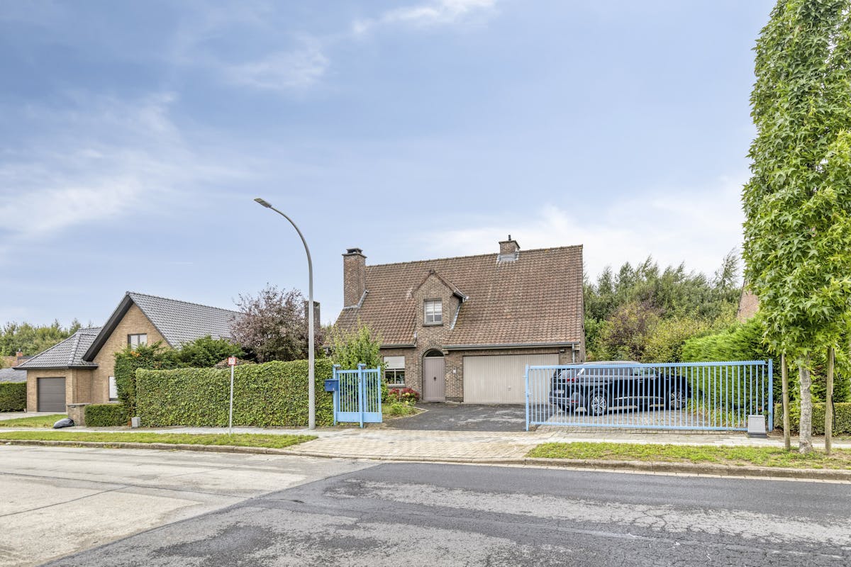 Te renoveren villa met 5 slpk en tuin in Marke - foto 1