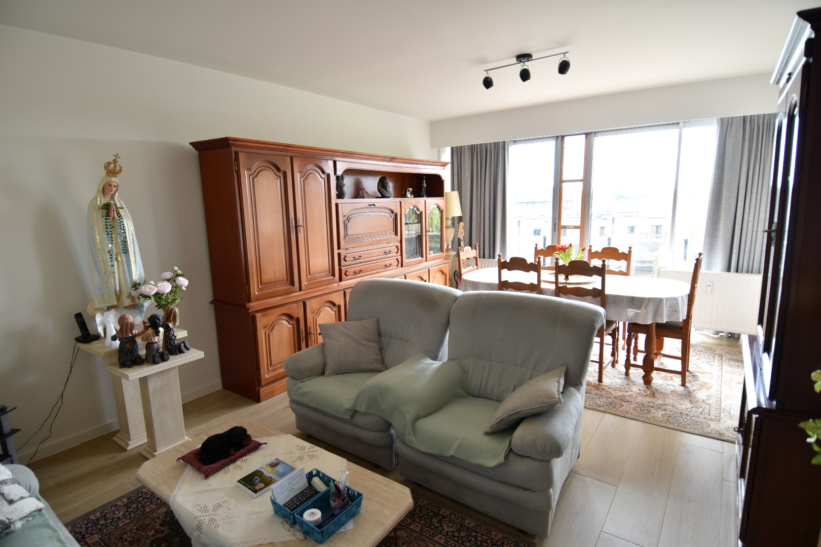 Instapklaar 2-slaapkamerappartement te koop op toplocatie in het hart van Gullegem - foto 4