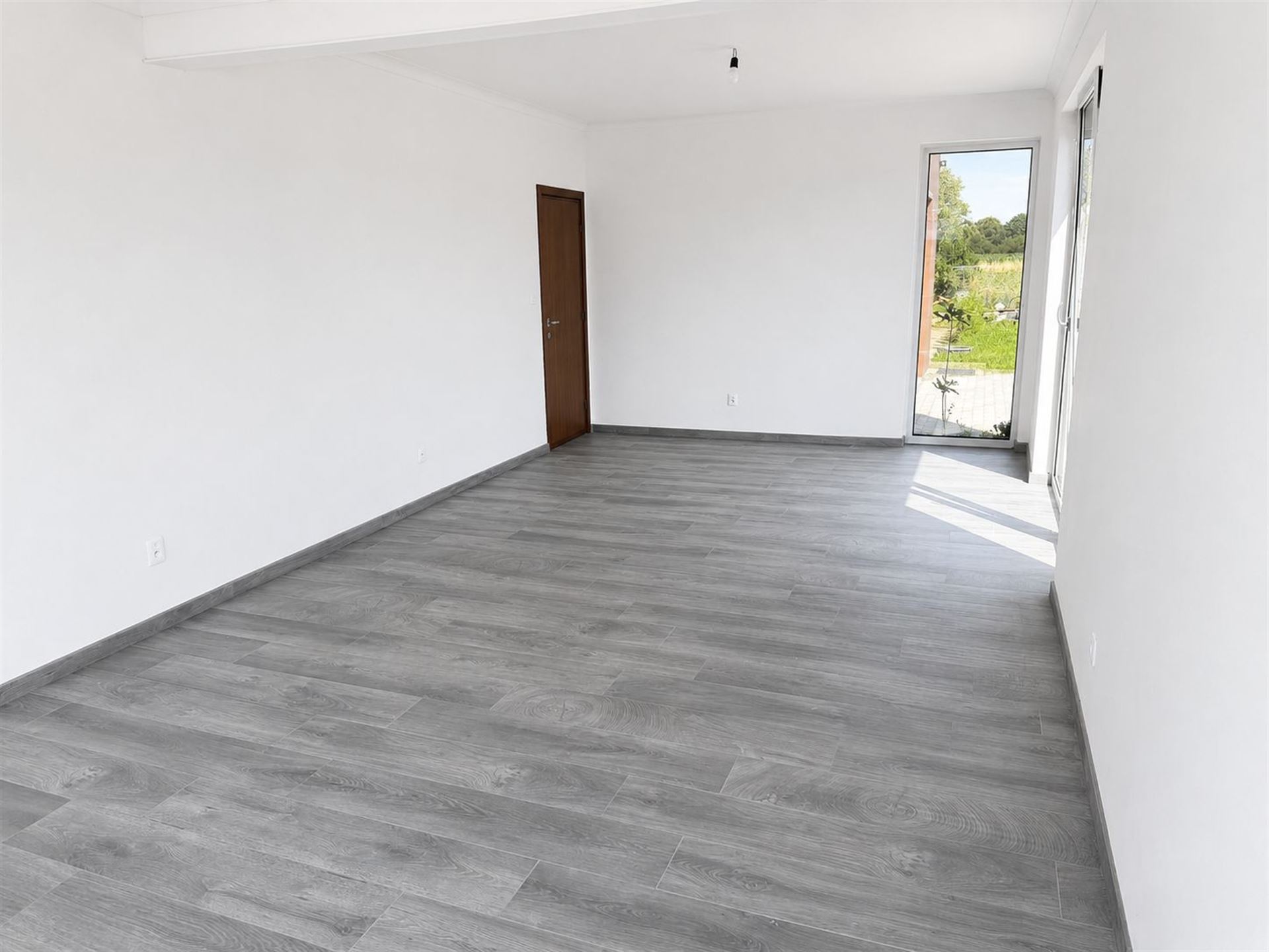 Woning met 3 slaapkamers, bureau en tuin - foto 4