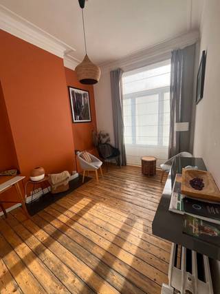 <p><span>For rent: a beautiful professional space of approximately </span><strong><span>200 m² spread over 3 floors (no elevator)</span></strong><span>, located at Avenue Brugmann 229 in Ixelles. The property benefits from an easily accessible location, in a lively neighborhood with excellent public transport connections.</span></p>
<p><span>The space consists of a </span><strong><span>waiting room, a fully equipped kitchen, two large offices and three smaller offices</span></strong><span>, offering a layout particularly well suited to a professional activity requiring several consultation or working spaces.</span></p>
<p><strong><span>The property is exclusively intended for a collective-interest equipment activity</span></strong><span>, in particular a </span><strong><span>paramedical activity</span></strong><span> or any similar activity compatible with this designation. This condition is essential and must be strictly respected.</span></p>
<p><span>The rent is </span><strong><span>€2,500 per month</span></strong><span>, plus </span><strong><span>€200 in monthly charges for water, gas and electricity</span></strong><span>, as well as </span><strong><span>€150 per month corresponding to the tenant’s share of the property tax</span></strong><span>.</span></p>