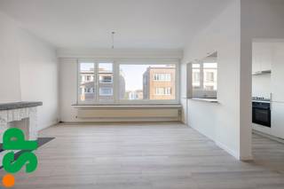 Volledig vernieuwd 2-slaapkamerappartement met terras én garagebox in WilrijkOntdek dit volledig gerenoveerde appartement aan de Pastoor Bauwenslaan...